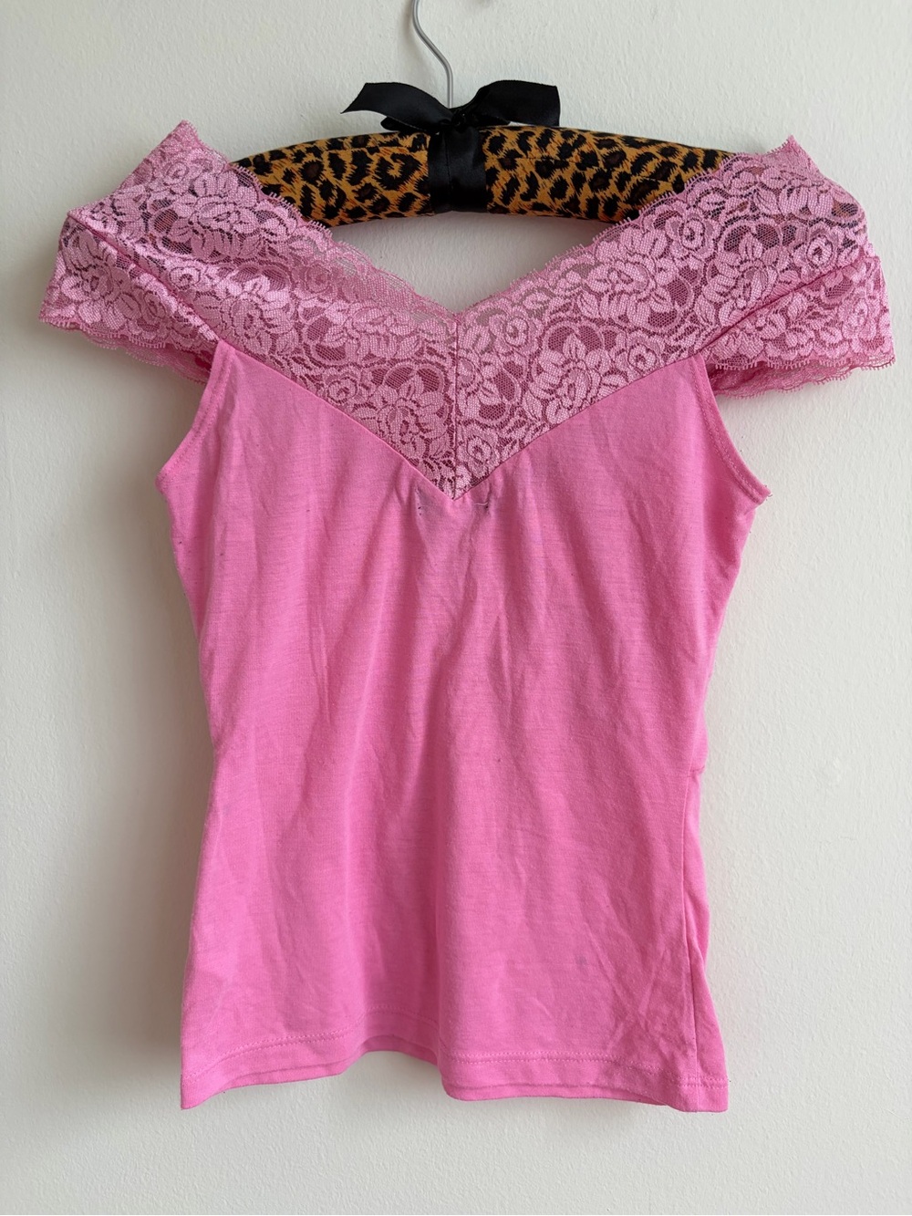 Wet Seal Pink Lace Off-Shoulder Floral Appliqué Top - Picture 6 of 7